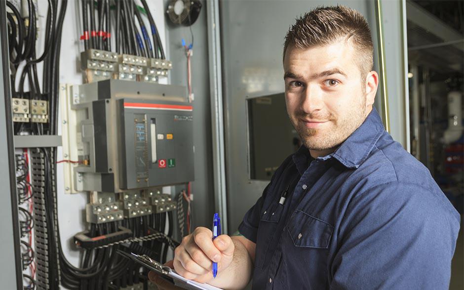 technicien électricien Paris 3