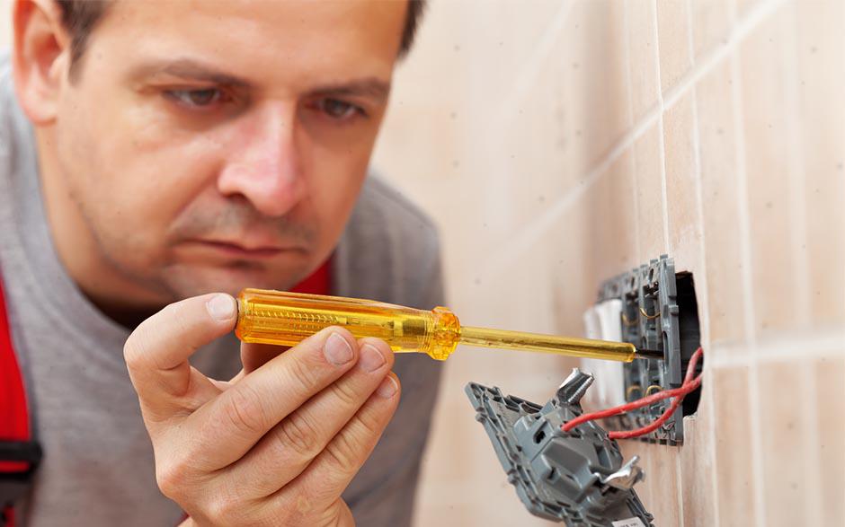 technicien électricien Paris 3